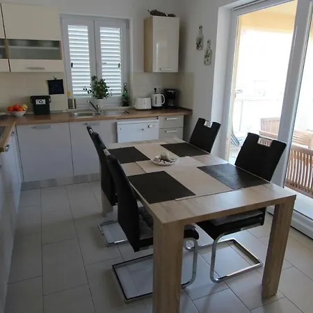Lily Apartment