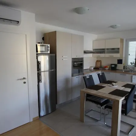 Lily Apartment *