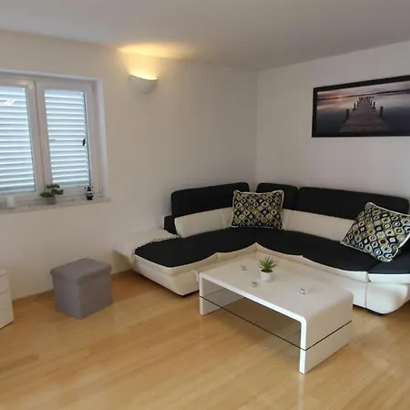 Lily Apartment *